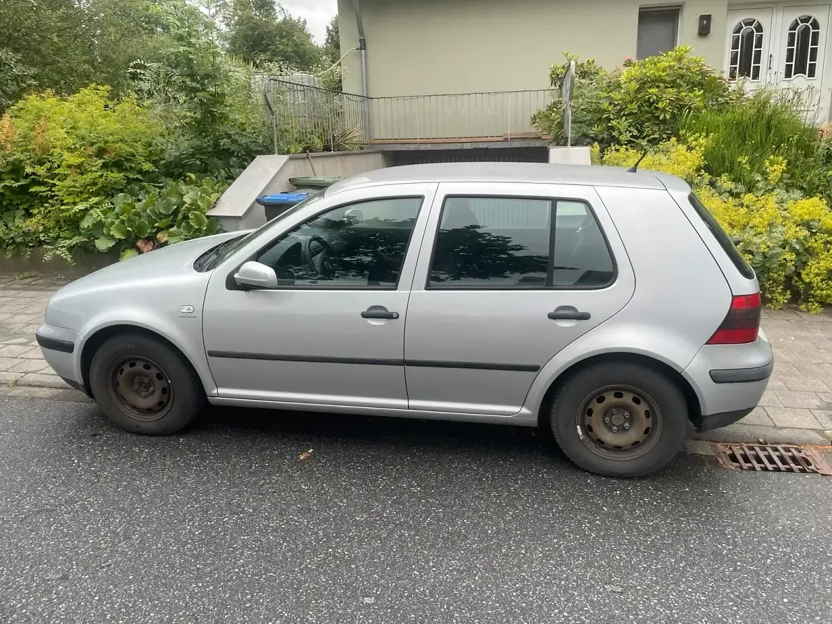 Gebraucht VW Golf IV 105 PS (77 kW) 2000 Silber Kleinwagen