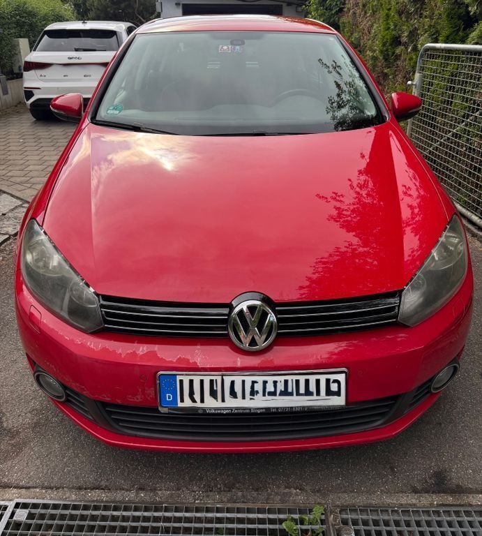 Rot Gebraucht 2010 VW Golf VI Comfortline Limousine | 3.800 € (Guter Preis) - Bild 1/4