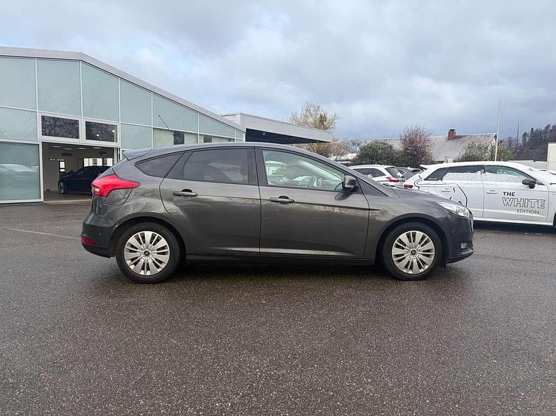 Gebraucht Ford Focus Business Edition 125 PS (91 kW) 2016 Magneticgrau (metallic) Kleinwagen