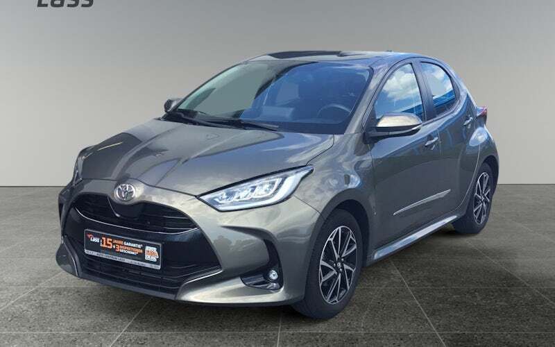 Braun Gebraucht 2020 Toyota Yaris Club Limousine | 15.980 € (Fairer Preis) - Bild 1/4