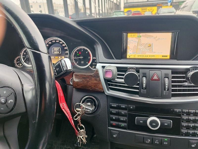 Gebraucht Mercedes E200 136 PS (100 kW) 2012 Grau Kombi