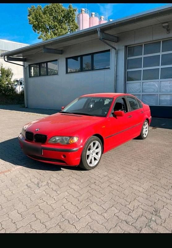 Gebraucht BMW 318 143 PS (105 kW) 2002 Rot Limousine