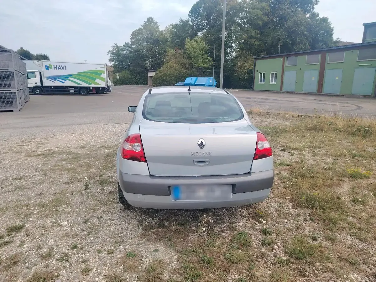 Gebraucht Renault Mégane II 98 PS (72 kW) 2004 Silber Limousine