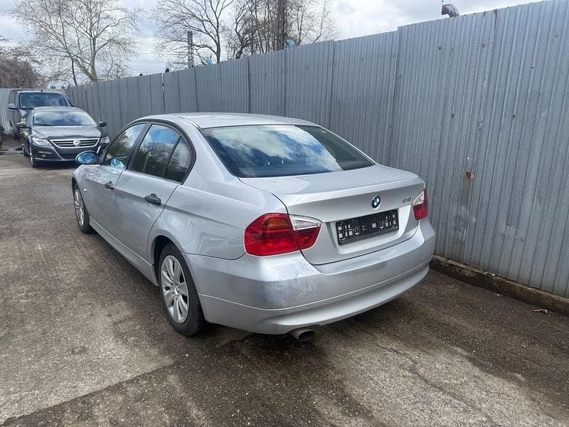 Gebraucht BMW 318 129 PS (94 kW) 2005 Silber Limousine