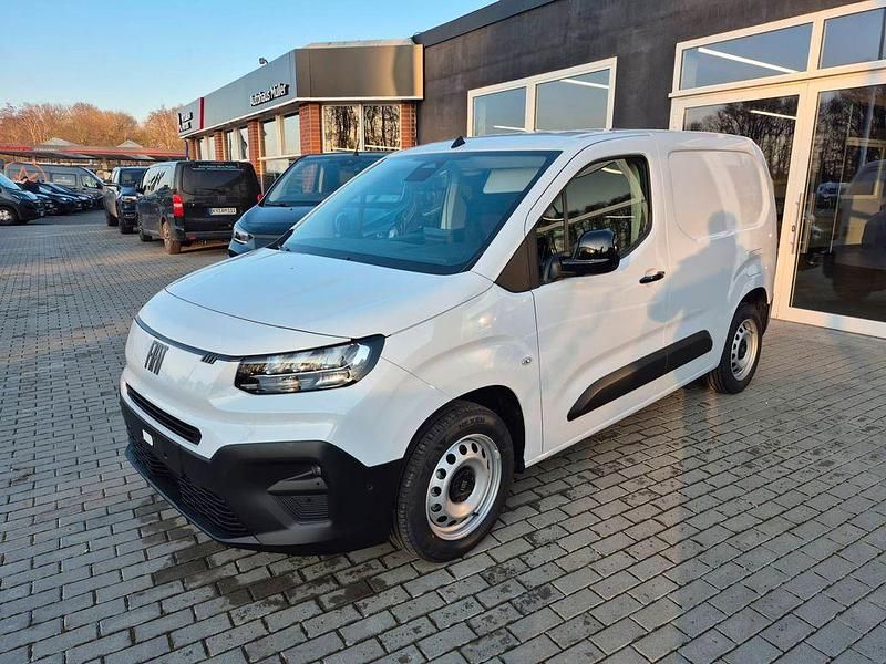 Neu Fiat Doblò 131 PS (96 kW) 2026 Weiß Van / Kleinbus