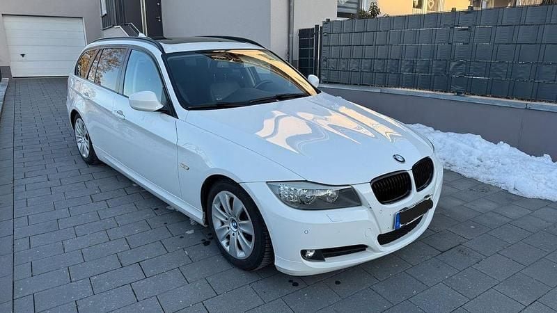 Gebraucht BMW 320 Performance 170 PS (125 kW) 2010 Weiß Kombi