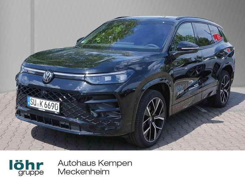 Grenadillschwarz metallic Gebraucht 2025 VW Tayron R-line SUV | 58.550 € (Fairer Preis) - Bild 1/4