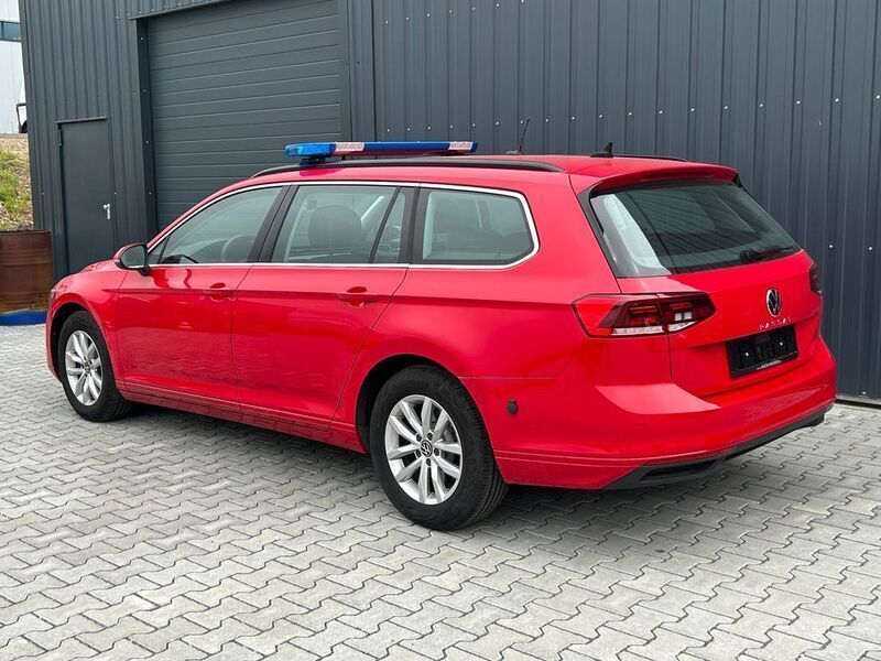 Gebraucht VW Passat 122 PS (89 kW) 2021 Rot Kombi