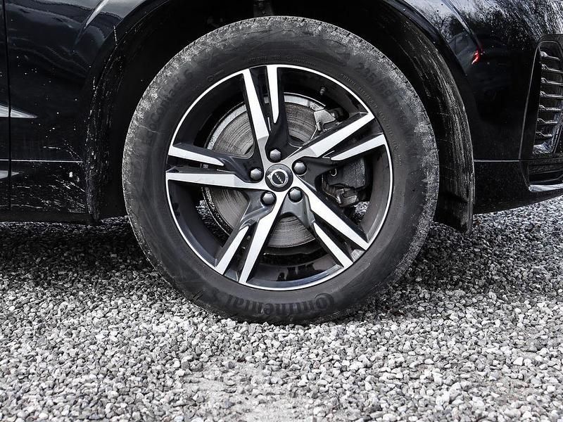Gebraucht Volvo XC60 R-Design 197 PS (144 kW) 2023 Schwarz SUV