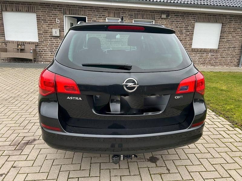 Gebraucht Opel Astra Edition 136 PS (100 kW) 2015 Schwarz Kombi