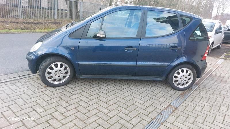 Gebraucht Mercedes A170 95 PS (69 kW) 2003 Blau Limousine