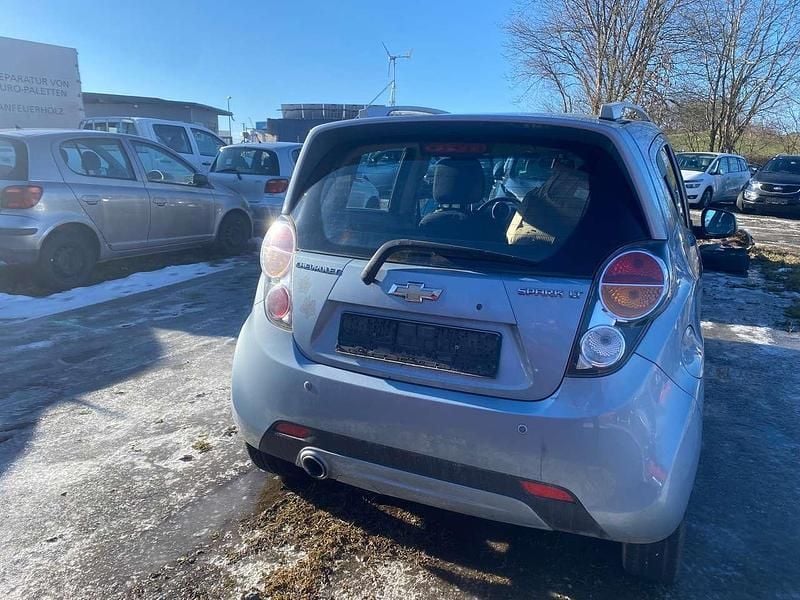 Usado Chevrolet Spark LT 82 CV (60 kW) 2010 Azul Utilitario