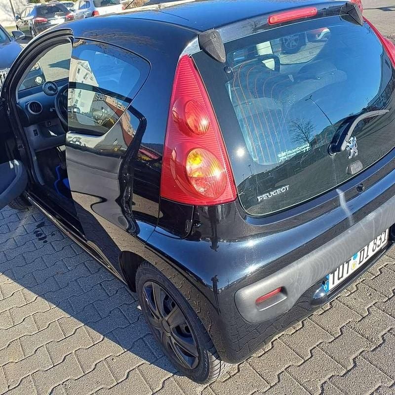 Gebraucht 2009 Peugeot 107 Urban Move Kleinwagen | 1.500 € (Fairer Preis) - Bild 1/4
