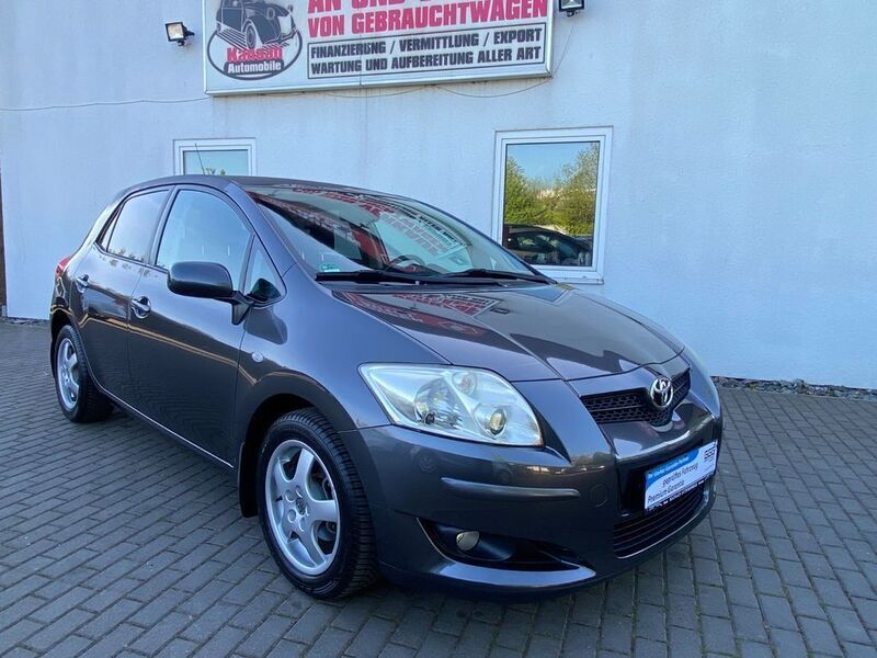 Grau Gebraucht 2007 Toyota Auris Sol Limousine | 5.990 € (Teuer) - Bild 1/4