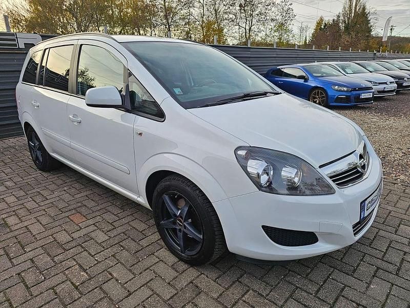Gebraucht Opel Zafira Family 120 PS (88 kW) 2014 Weiß Van / Kleinbus