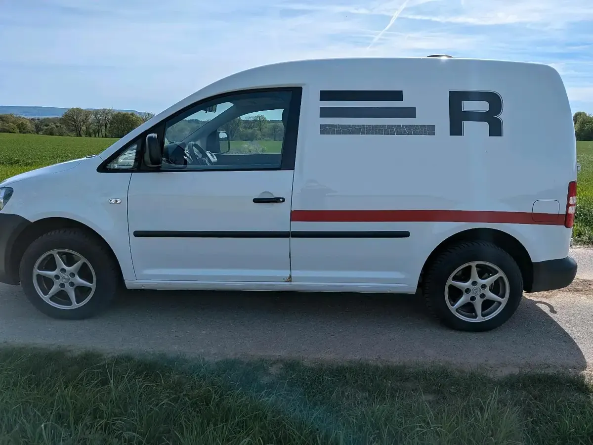 Second-hand VW Caddy 105 CP (77 kW) 2011 Alb Monovolum
