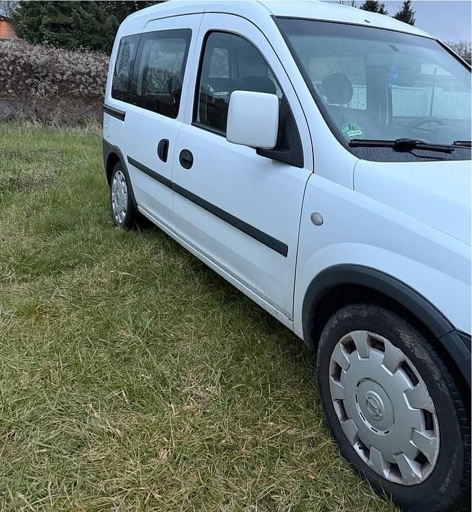 Gebraucht Opel Combo Eco 95 PS (69 kW) 2010 Weiß Van / Kleinbus