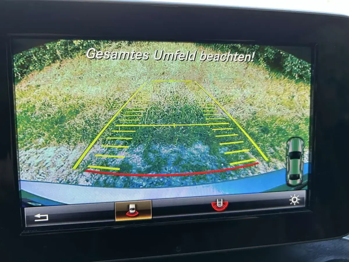 Gebraucht Mercedes C180 Avantgarde 156 PS (114 kW) 2015 Limousine