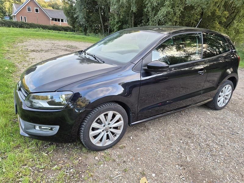Schwarz Gebraucht 2010 VW Polo Team Kombi | 6.600 € (Fairer Preis) - Bild 1/4