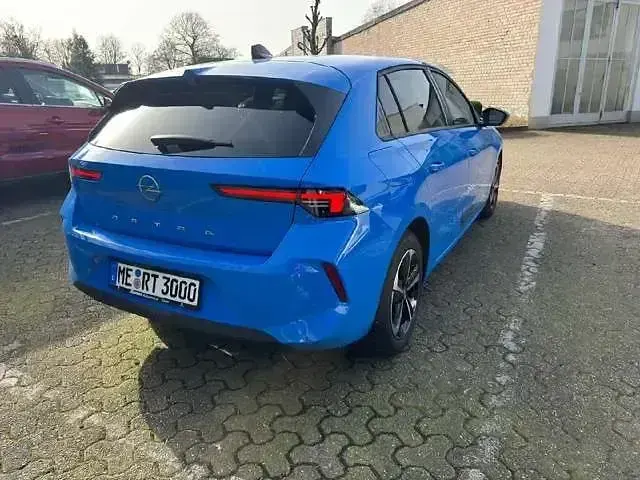 Gebraucht Opel Astra Edition 131 PS (96 kW) 2025 Lackierung watteau grn/typ aus (metallic) Kleinwagen