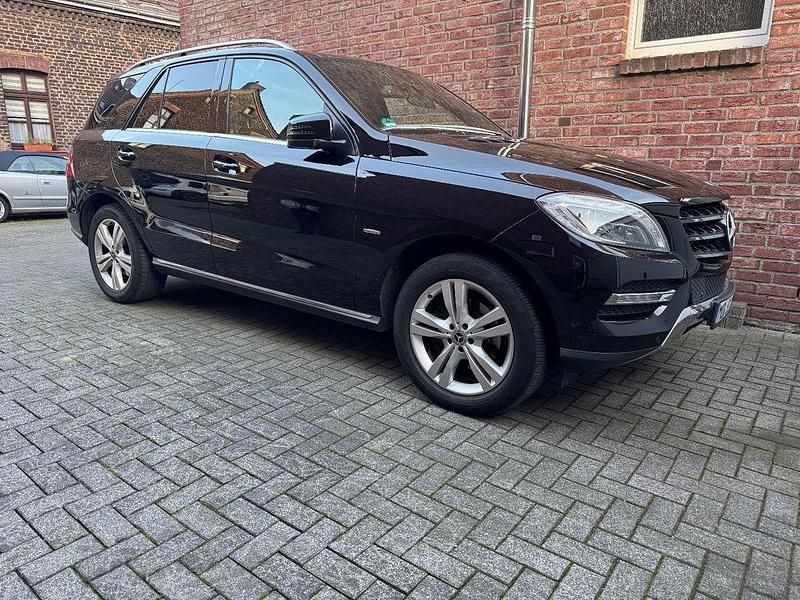 Gebraucht Mercedes ML350 258 PS (189 kW) 2012 Schwarz SUV