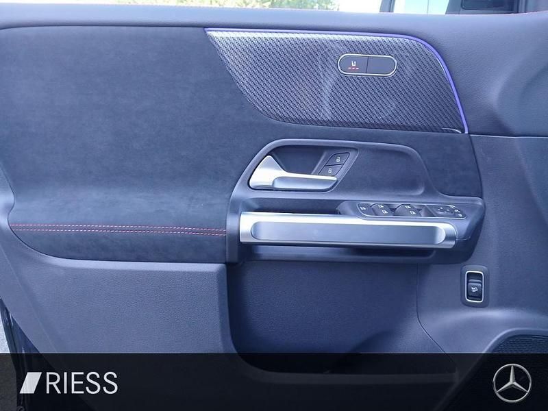 Gebraucht Mercedes GLB200 AMG 150 PS (110 kW) 2025 Metalliclack kosmosschwarz SUV