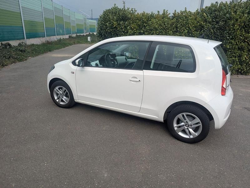 Gebraucht Seat Mii Reference 68 PS (50 kW) 2015 Weiß Kleinwagen