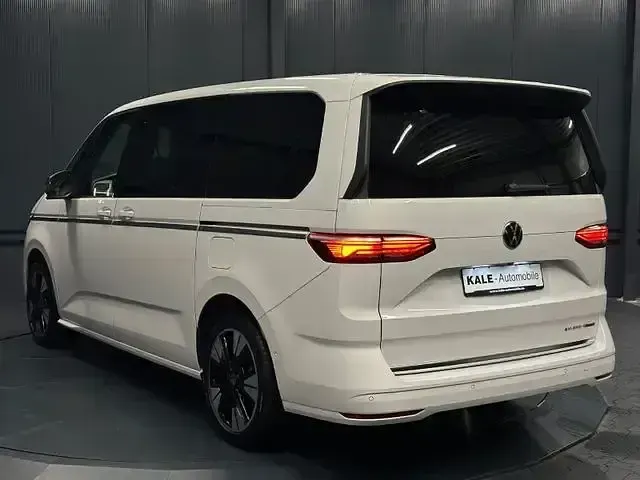 Używany VW T7 Style 245 KM (180 kW) 2025 Biały Van