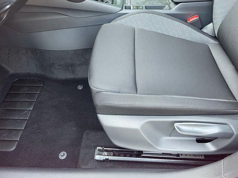 Gebraucht Skoda Octavia Essence 116 PS (85 kW) 2025 Rot Kombi