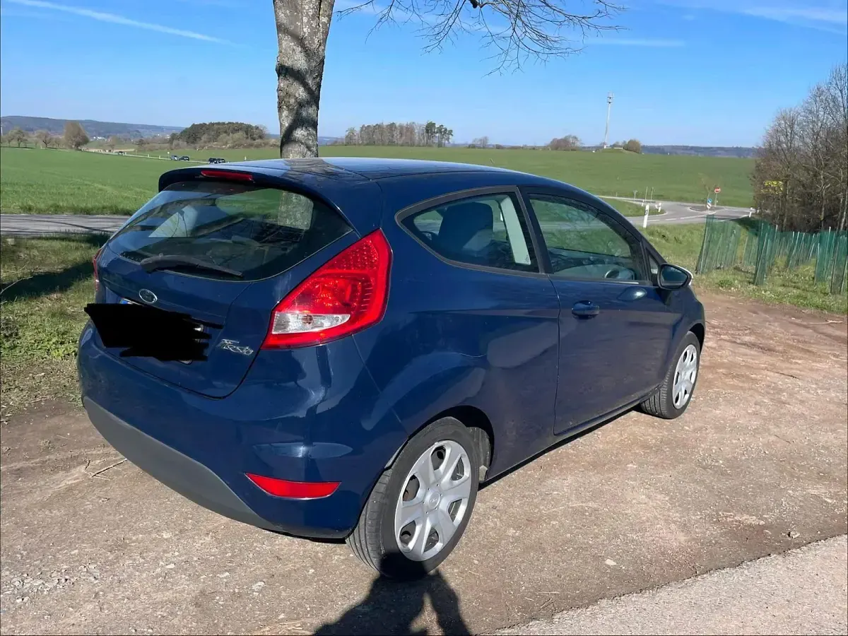 Second-hand Ford Fiesta 82 CP (60 kW) 2009 Albastru Berlinǎ
