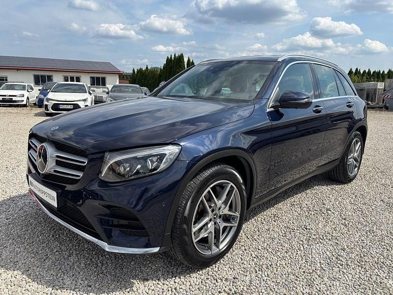 Blau Gebraucht 2018 Mercedes GLC250 AMG line SUV | 28.990 € (Etwas zu teuer) - Bild 1/4