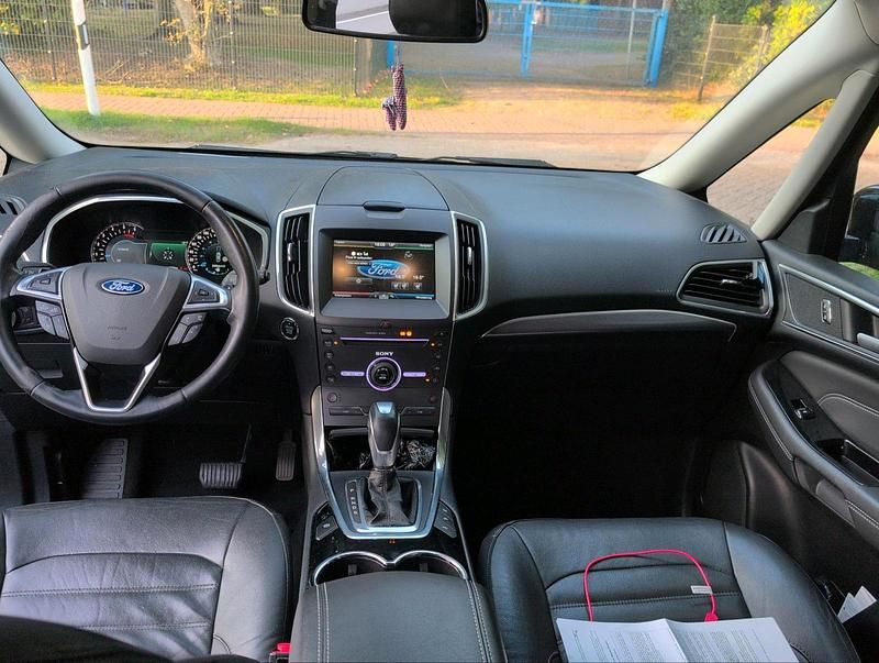 Schwarz Gebraucht 2016 Ford Galaxy Titanium Van / Kleinbus | 10.699 € (Guter Preis) - Bild 1/4