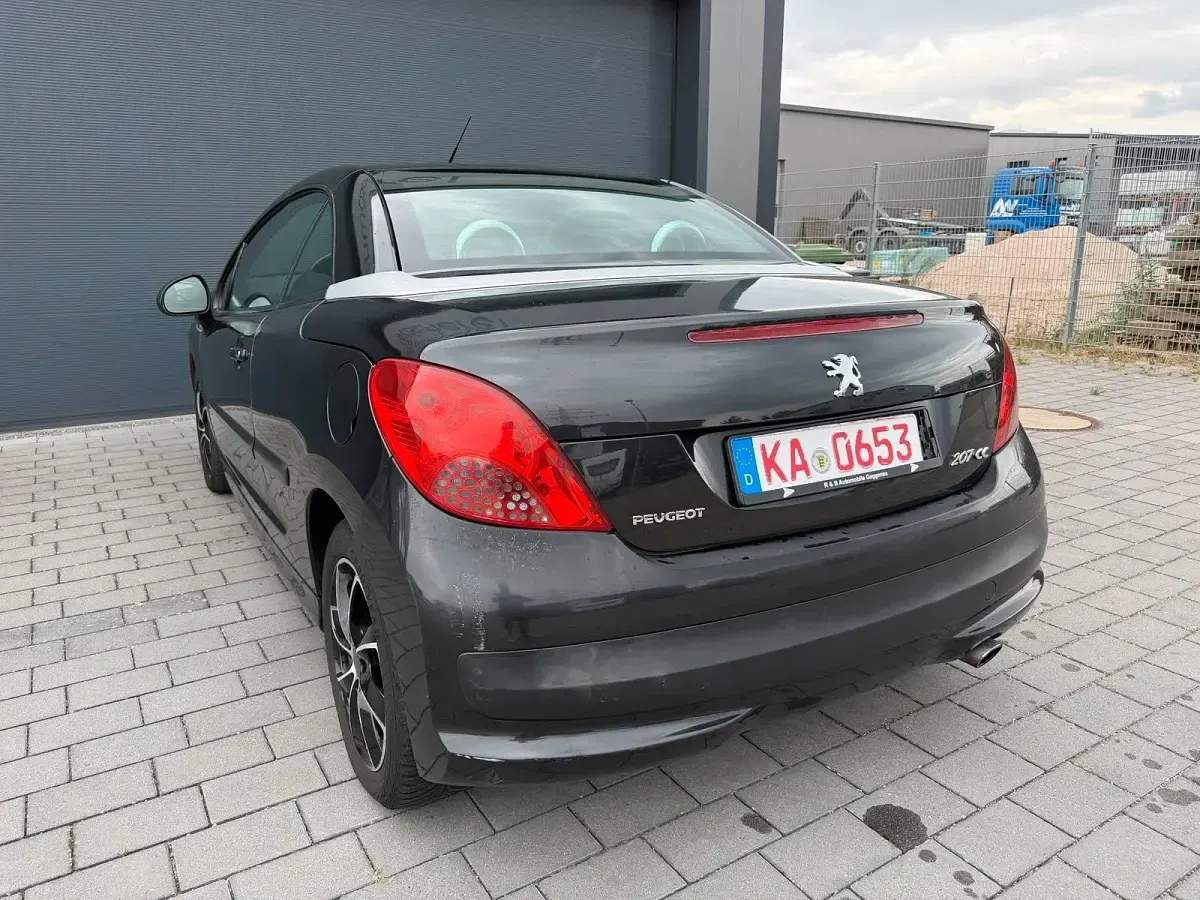 Gebraucht Peugeot 207 CC 109 PS (80 kW) 2008 Schwarz Cabrio