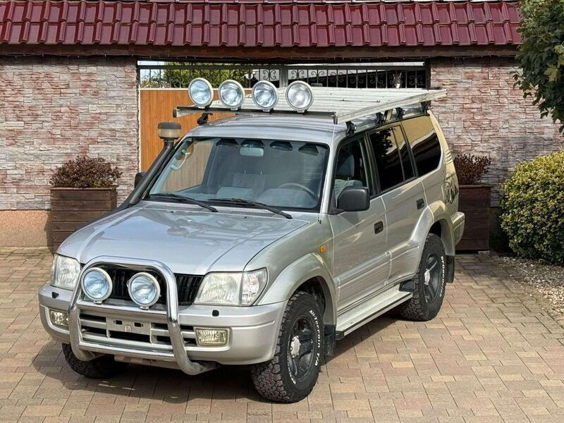 Silber Gebraucht 2001 Toyota Land Cruiser SUV | 10.999 € (Fairer Preis) - Bild 1/4
