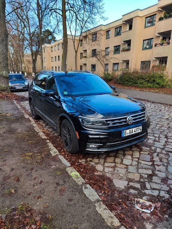 Schwarz Gebraucht 2019 VW Tiguan Allspace R-line SUV | 21.900 € (Guter Preis) - Bild 1/4