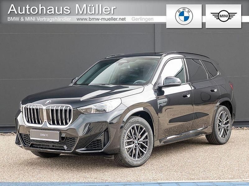 Saphirschwarz Neu 2025 BMW X1 Efficient Dynamics SUV | 54.640 € (Fairer Preis) - Bild 1/4