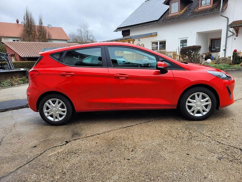 Gebraucht Ford Fiesta Trend 101 PS (74 kW) 2021 Rot Kleinwagen