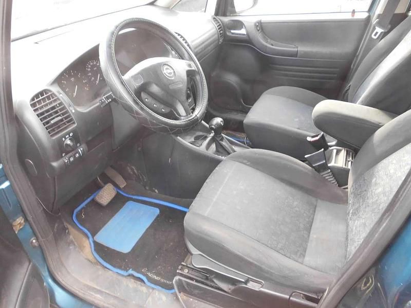 Gebraucht Opel Zafira Elegance 147 PS (108 kW) 2001 Blau Van / Kleinbus