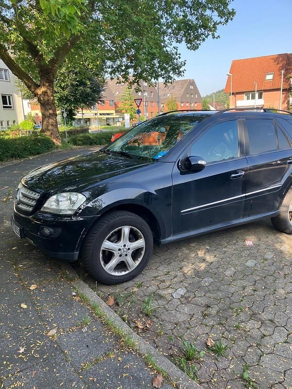 Gebraucht Mercedes ML280 190 PS (139 kW) 2007 Schwarz SUV