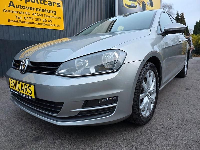 Silber Gebraucht 2014 VW Golf Comfortline Limousine | 12.290 € (Fairer Preis) - Bild 1/4