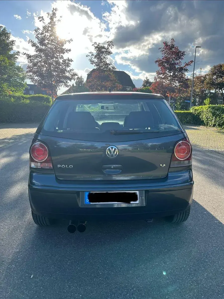 Gebraucht VW Polo 75 PS (55 kW) 2005 Grau Kleinwagen