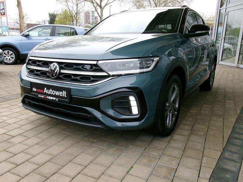 Second-hand VW T-Roc R-line 110 CP (80 kW) 2023 Albastru SUV
