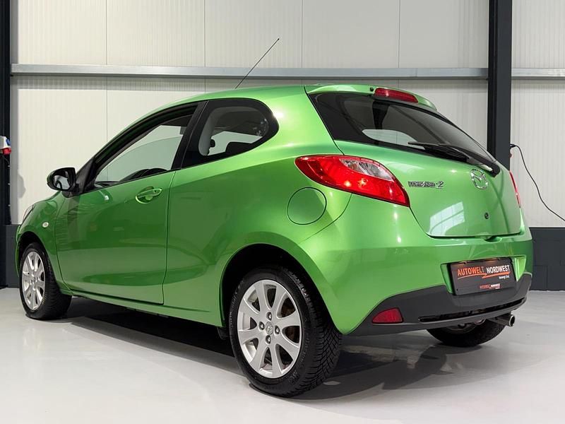 Gebraucht Mazda 2 Inclusive 75 PS (55 kW) 2008 Grün Kleinwagen