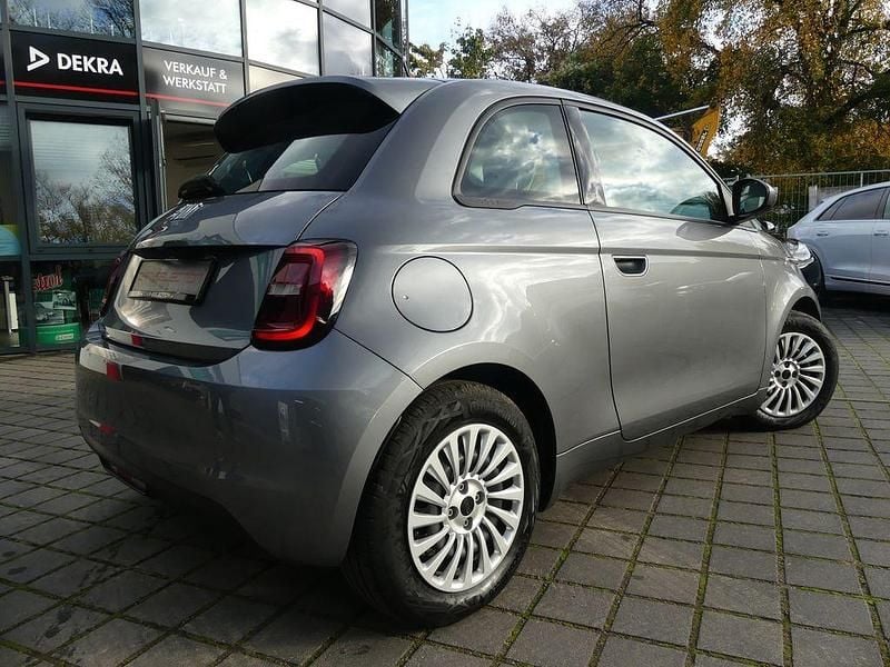 Gebraucht Fiat 500e Action 69 kW (95 PS) 2023 Grau Kleinwagen