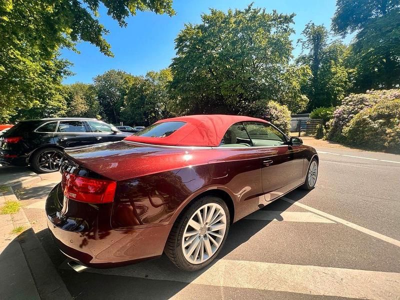 Gebraucht Audi A5 Cabriolet 224 PS (164 kW) 2014 Rot Cabrio