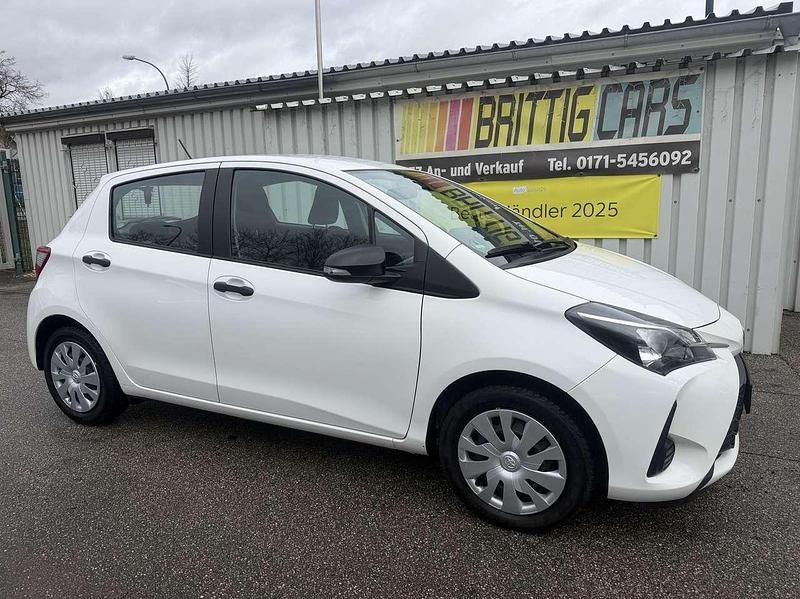 Gebraucht Toyota Yaris Basis 69 PS (50 kW) 2019 Super white 2 Kleinwagen