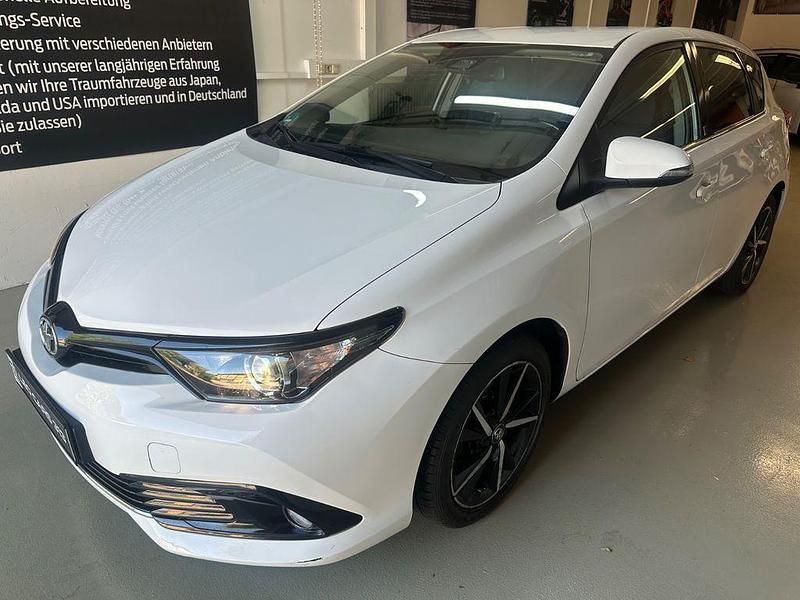 Weiß Gebraucht 2019 Toyota Auris Team Limousine | 13.690 € (Fairer Preis) - Bild 1/4