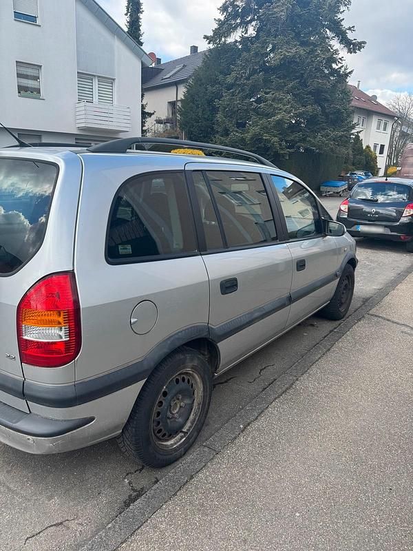 Gebraucht Opel Zafira 147 PS (108 kW) 2002 Grau Van / Kleinbus