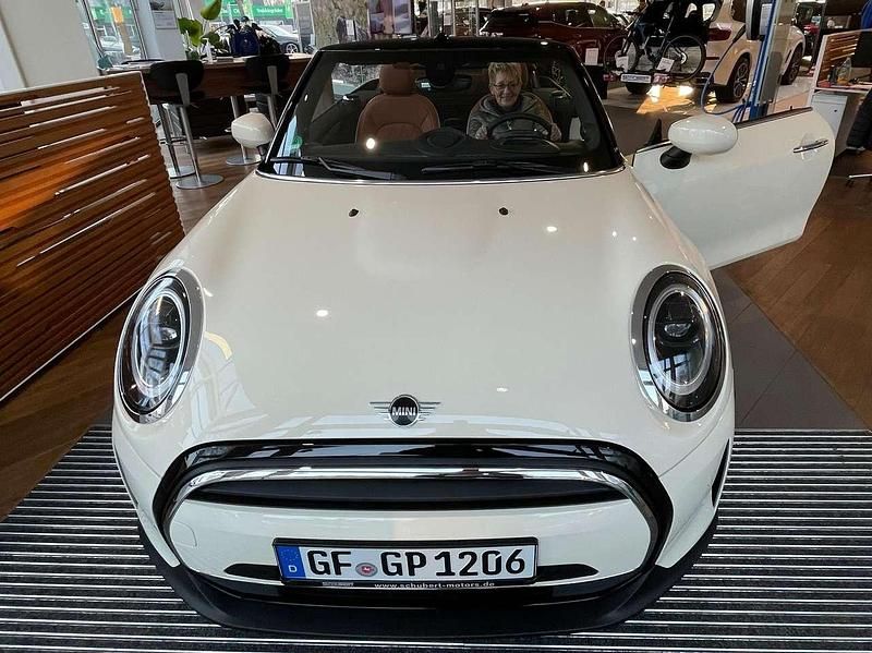 Gebraucht Mini Cooper Classic 136 PS (100 kW) 2023 Beige Kleinwagen