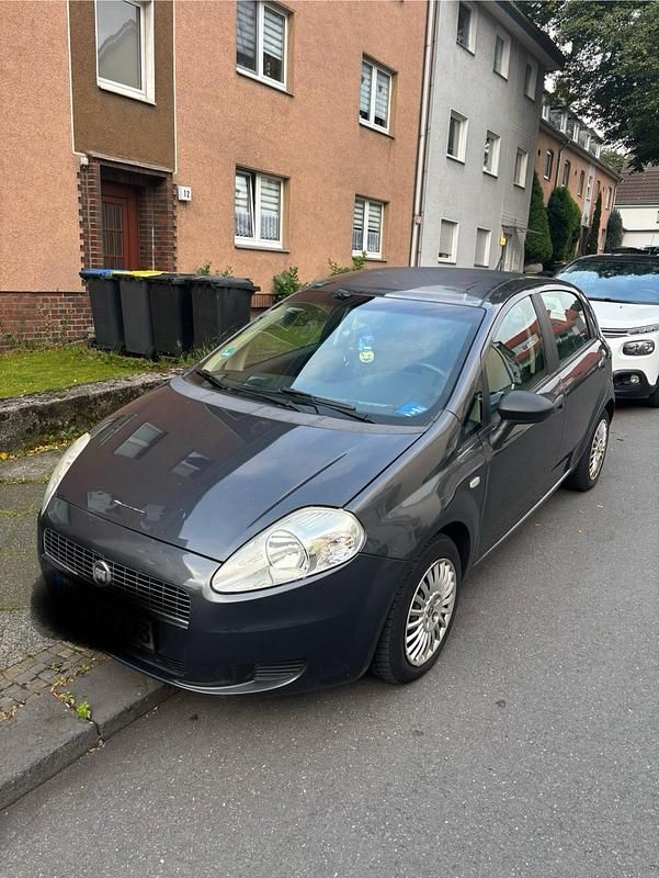 Grau Gebraucht 2008 Fiat Grande Punto Kleinwagen | 650 € (Guter Preis) - Bild 1/3